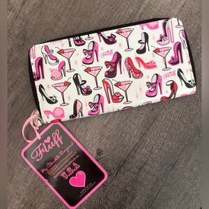 NWT Fluff Wallet